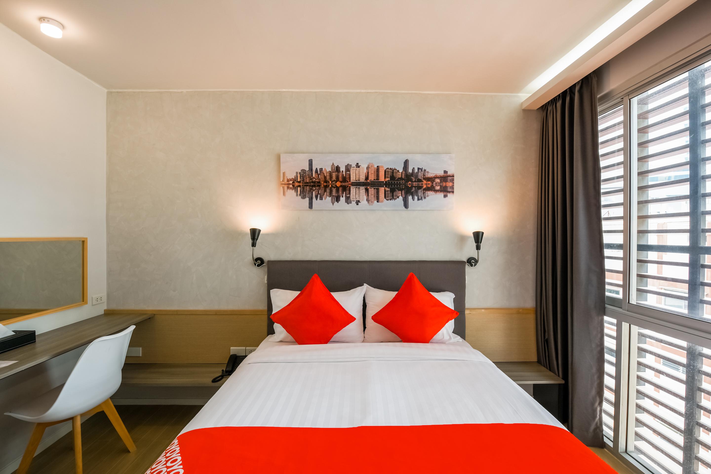 Vaccinated Staff - Oyo 137 Kitzio House Hotel Банкок Екстериор снимка