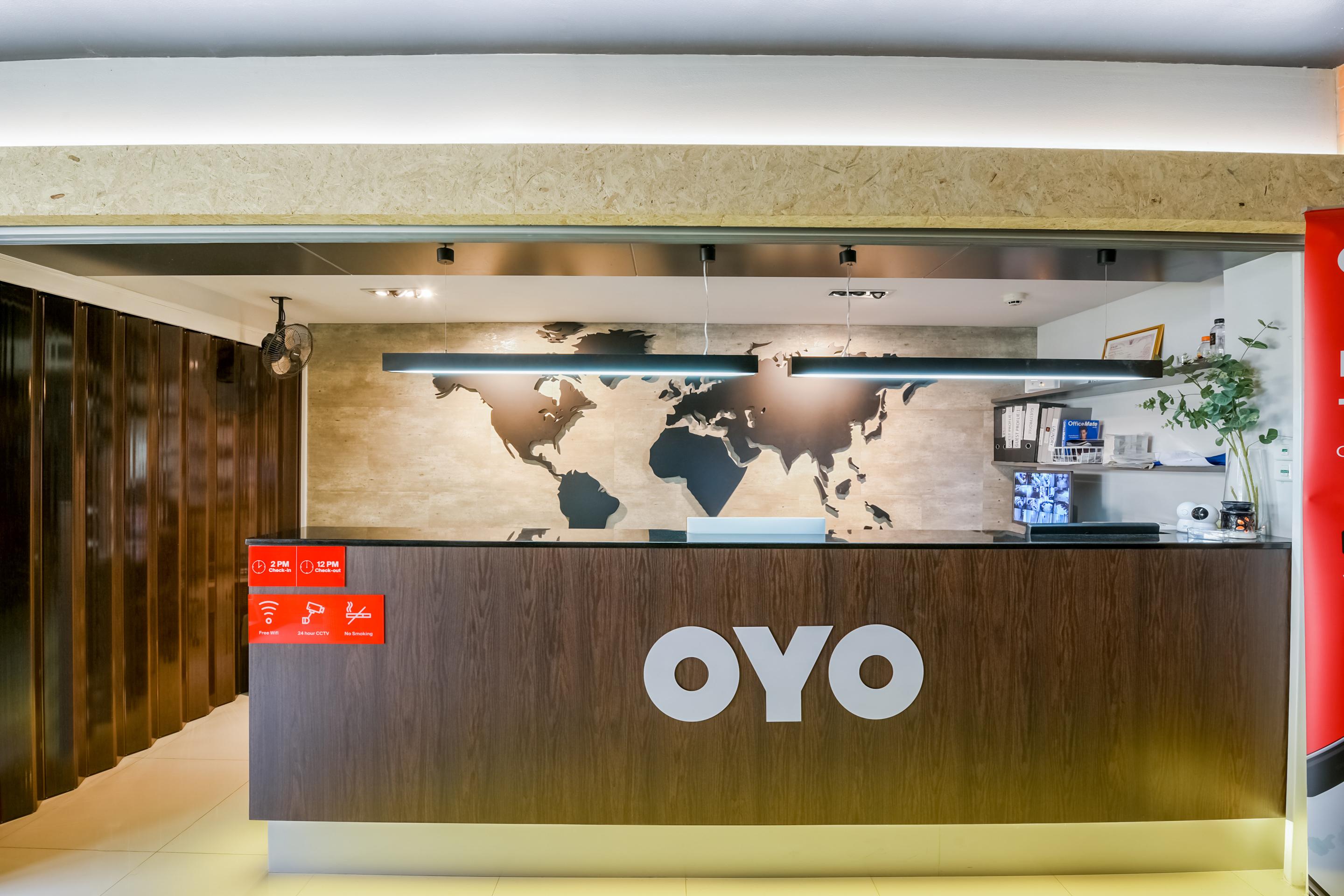 Vaccinated Staff - Oyo 137 Kitzio House Hotel Банкок Екстериор снимка